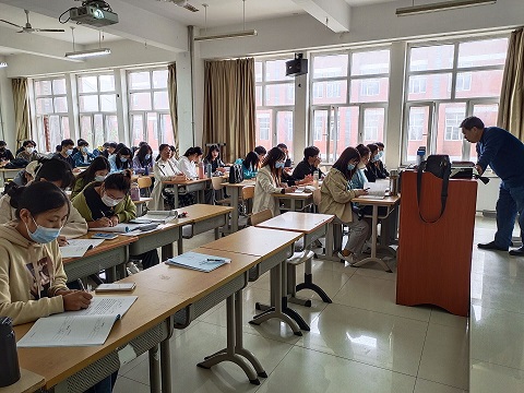 教学观摩1.jpg 教学观摩1.jpg